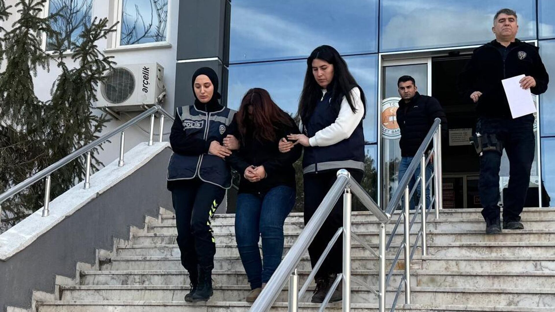 5 günlük bebeğe şiddet uygulayarak engelli bırakan hemşireden savunma: 'Bir anlık refleksle hareket ettim'