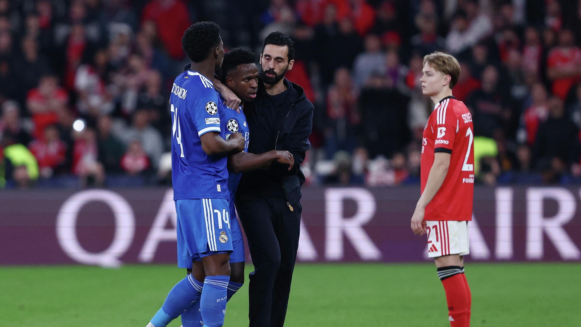 Benfica ile Real Madrid arasında ‘ırkçılık’ gerilimi, Mourinho’dan sevince eleştiri