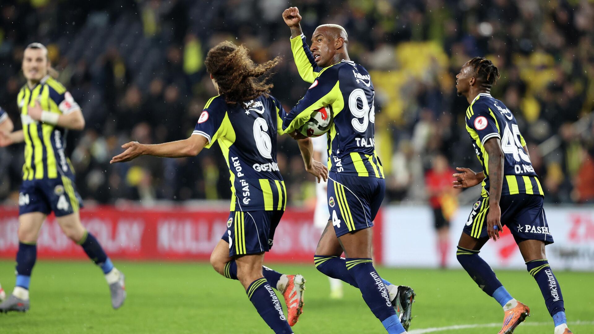Fenerbahçe, UEFA Avrupa Ligi'nde yarın Nottingham Forest'ı ağırlayacak
