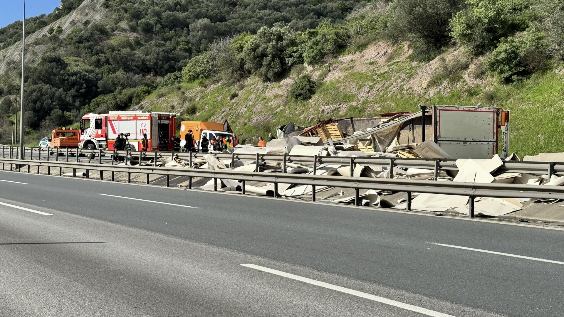 Anadolu Otoyolu'nda kaza oldu, metrelerce kuyruk oluştu: İstanbul yönü ulaşıma açıldı mı?
