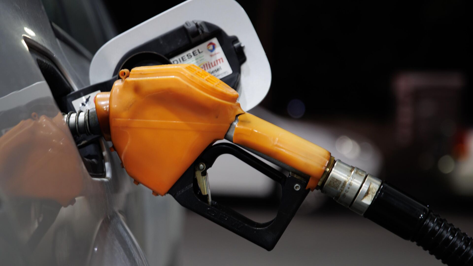 Benzine zam geldi