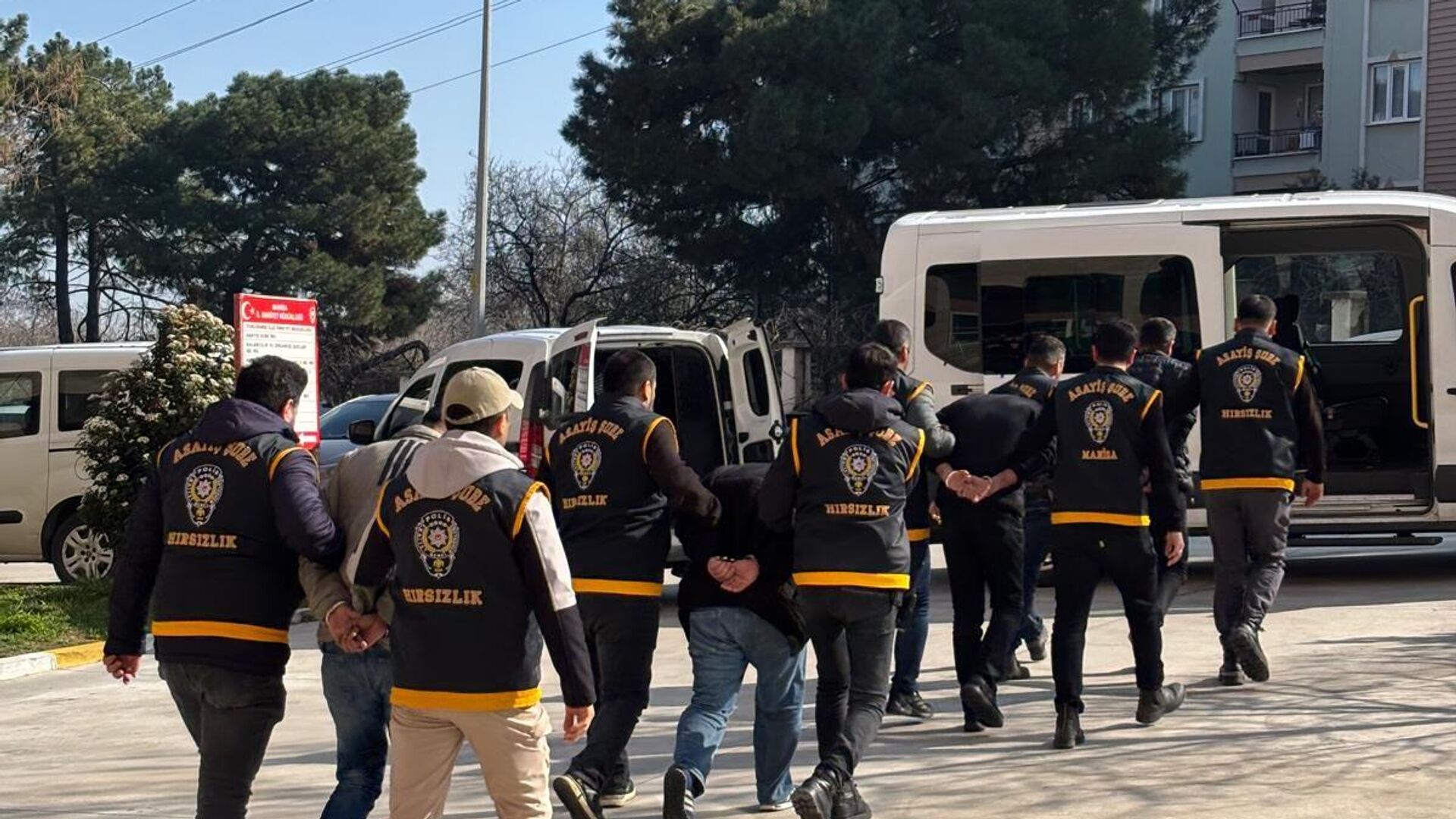 Fabrikada film gibi soygun: Çelik kasaları kesip 30 milyonla kaçtılar