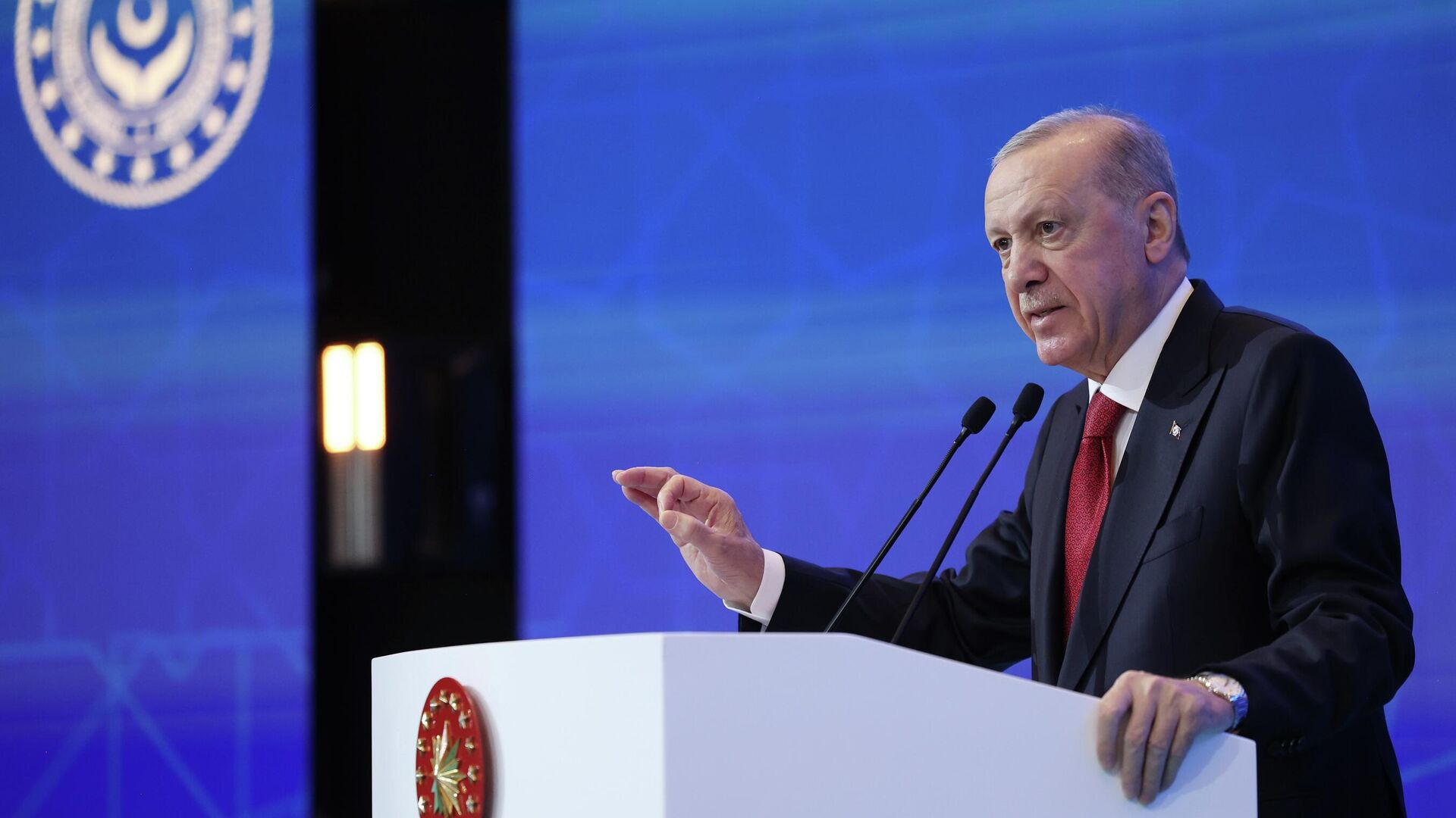 Cumhurbaşkanı Erdoğan: Küresel tüketim çarkının kadın emeğini sömürmesine, karşı durmak insanlığımızın gereği