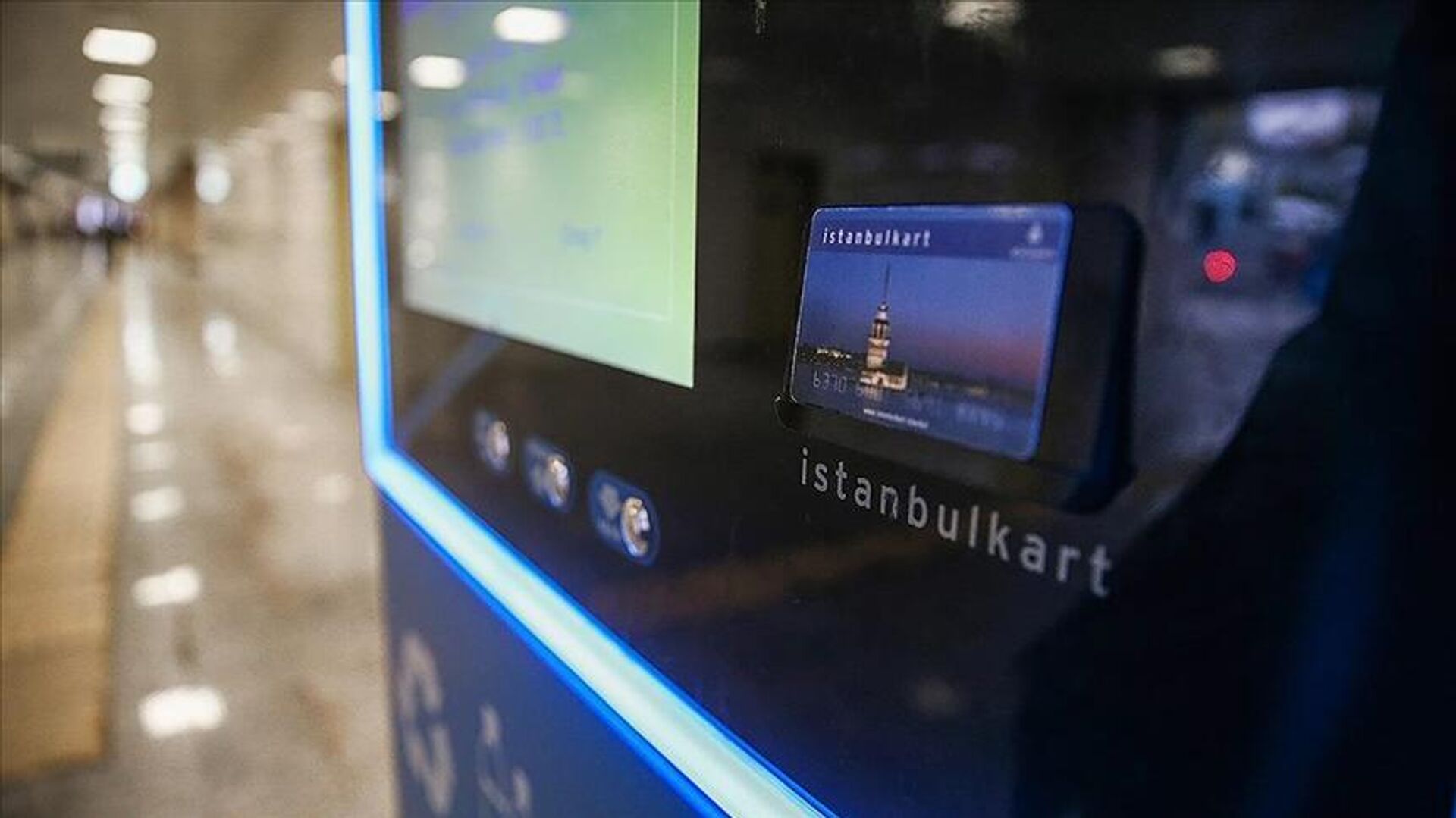 Turistleri ulaşım kartı bahanesiyle kandırdı: Suçüstü yakalandı