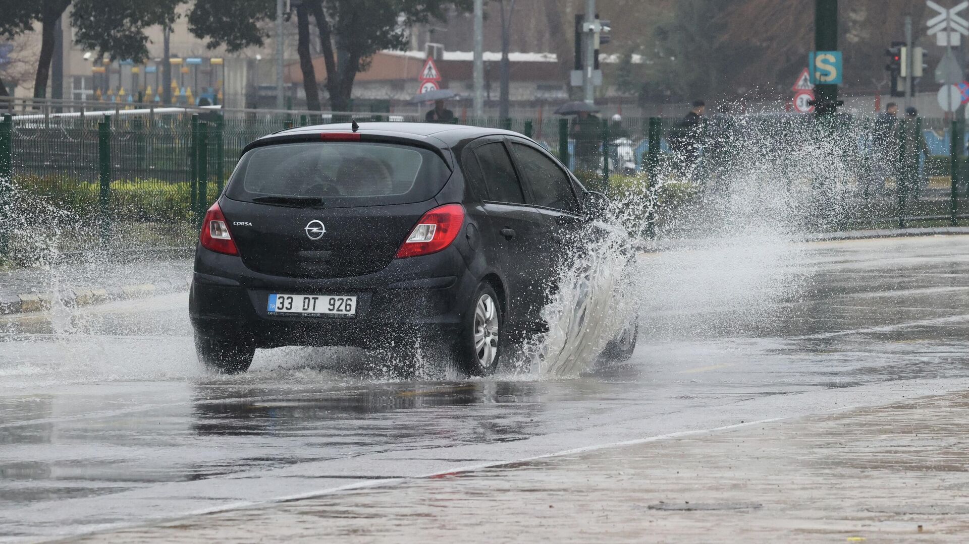 Meteoroloji 5 bölgeye yağış için saat verdi: Güneyde şiddetli yağmura dikkat