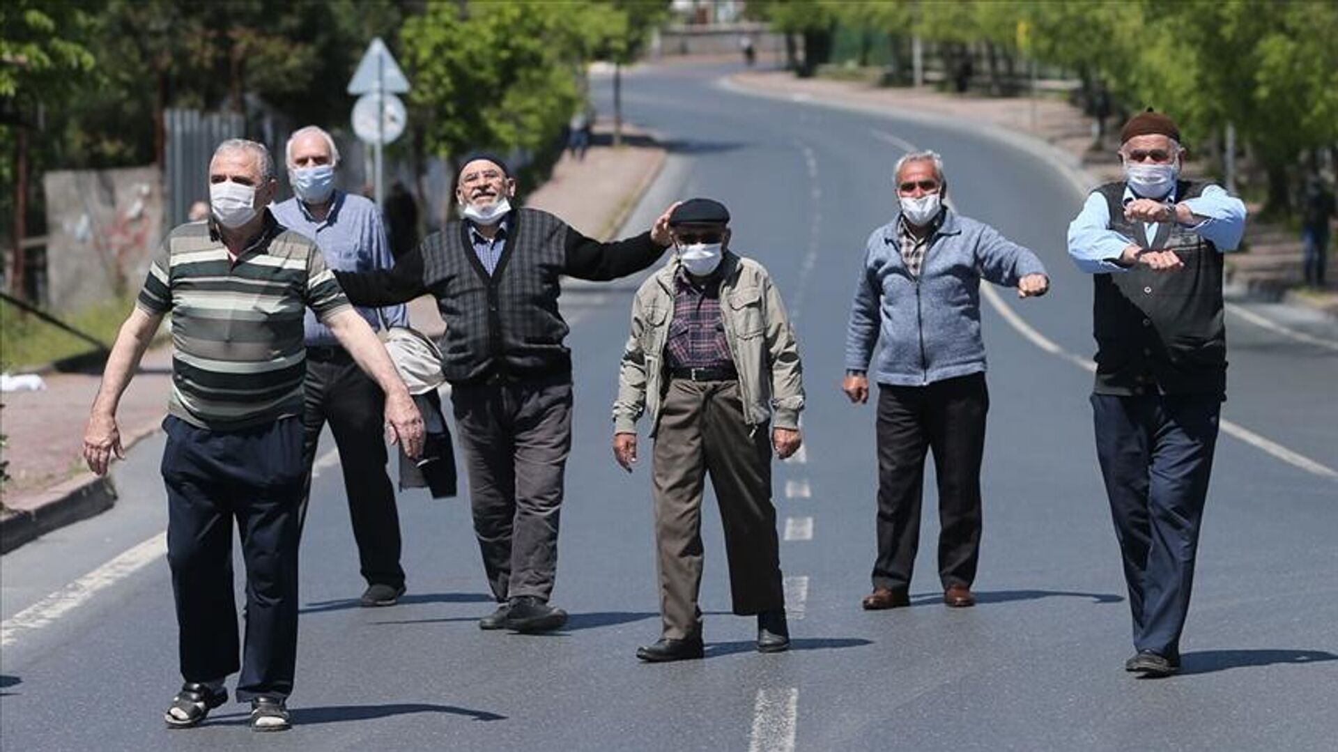 Kaçak huzurevine baskın düzenlendi: 12 yaşlı koruma altına alındı