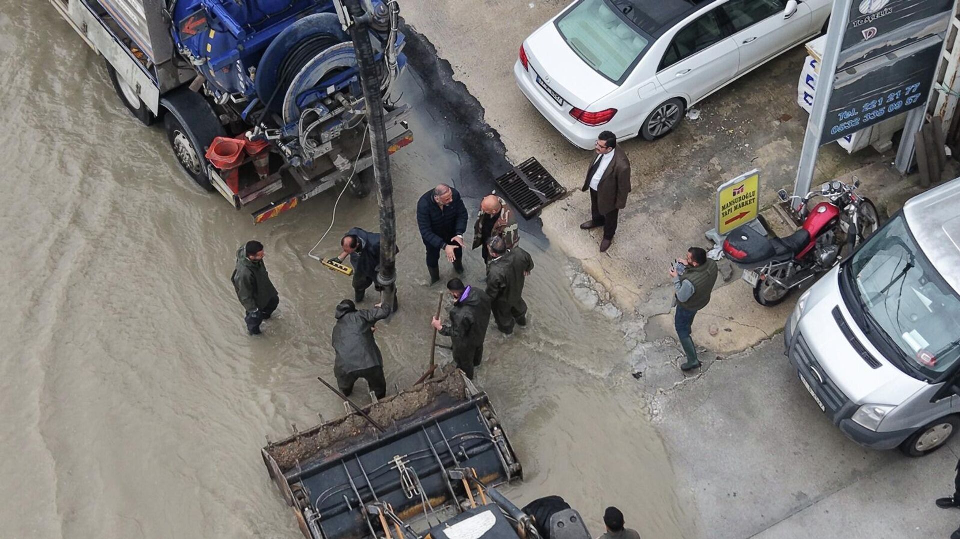 Hatay'da sağanak: 9'u çocuk 32 kişi kurtarıldı, eğitime 1 gün ara verildi