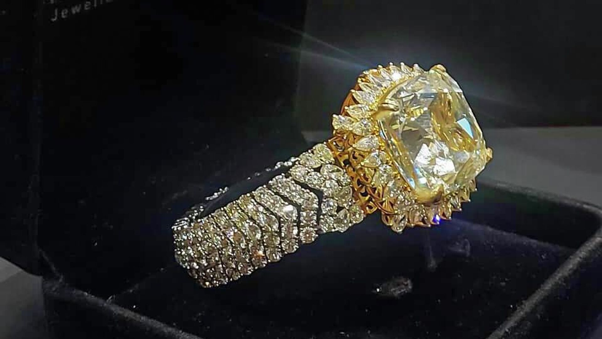 Türkiye'deki en büyük ve en değerli kaçak pırlanta yakalandı: Değeri milyon dolarları buldu