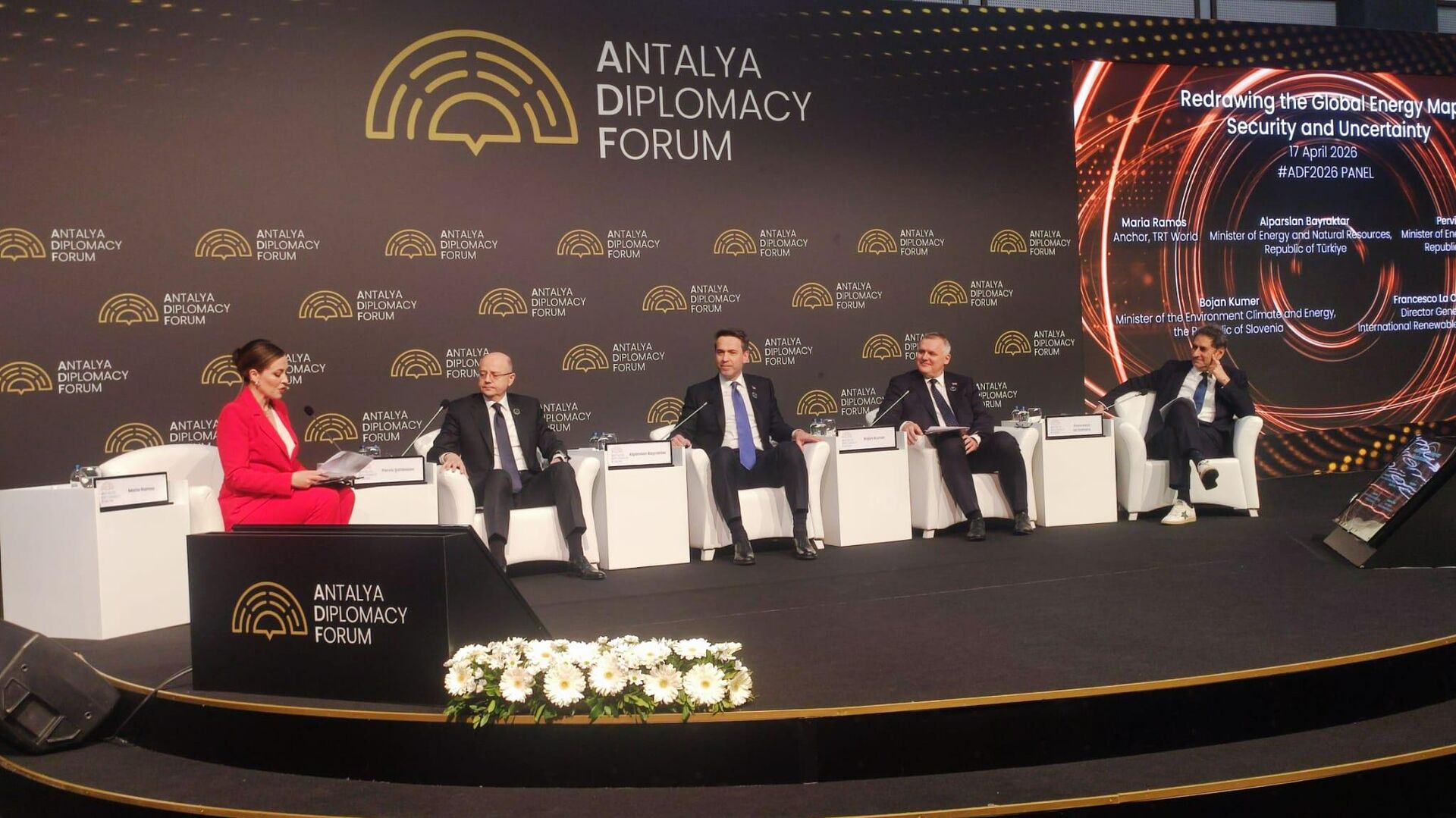 Enerji Bakanı Bayraktar: Yaşadığımız krizler Türkiye’ye enerji krizlerine dirençli hale getirdi