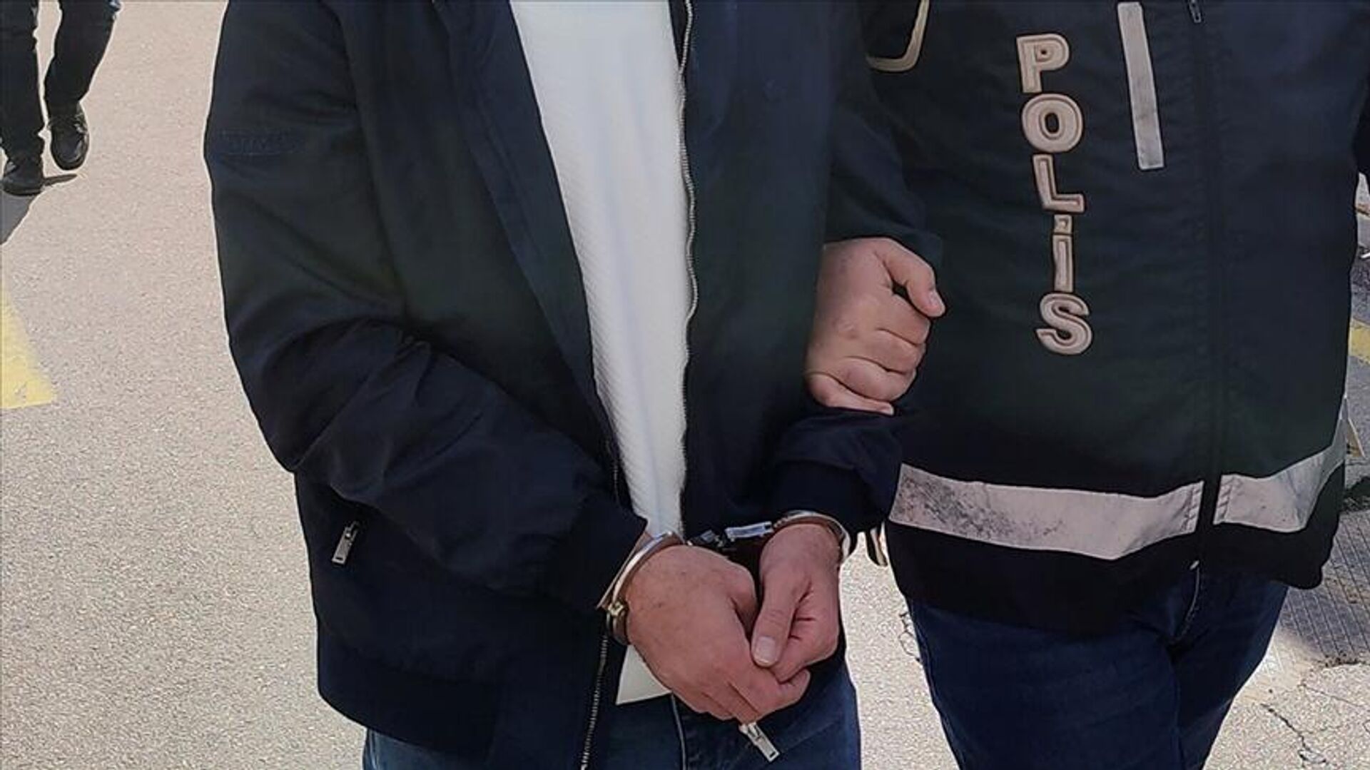 'Gürültü yapma, halı örtü çırpma' gibi sebeplerle 2 komşusunu öldüren çift tutuklandı