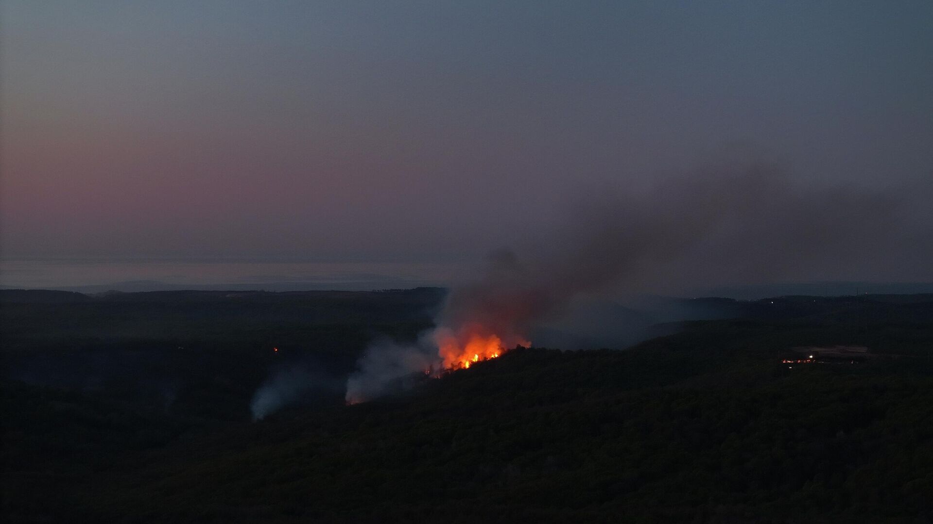 Beykoz'da orman yangını: Alevler tekrar yükseldi