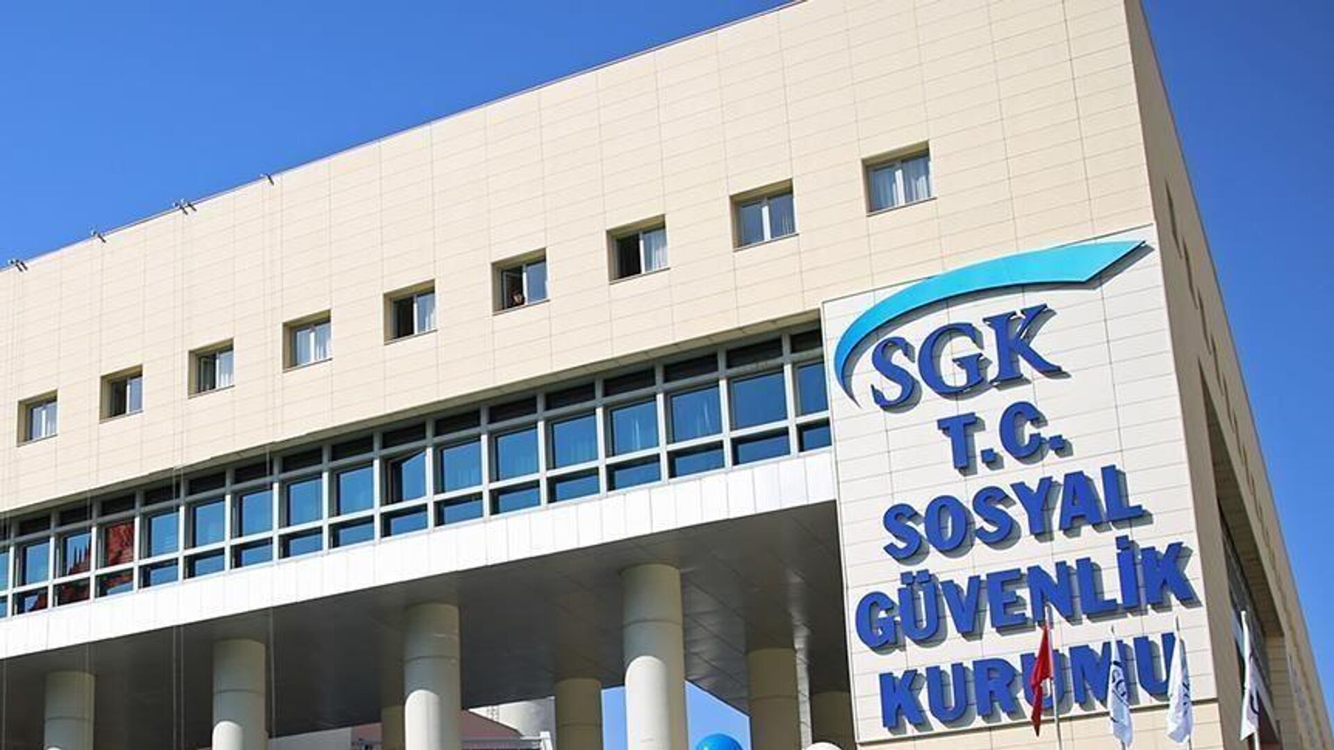 SGK, çalışan anneler için verilen 'analık ödeneği' süresini uzattı: 8 haftalık ödeme yapılacak
