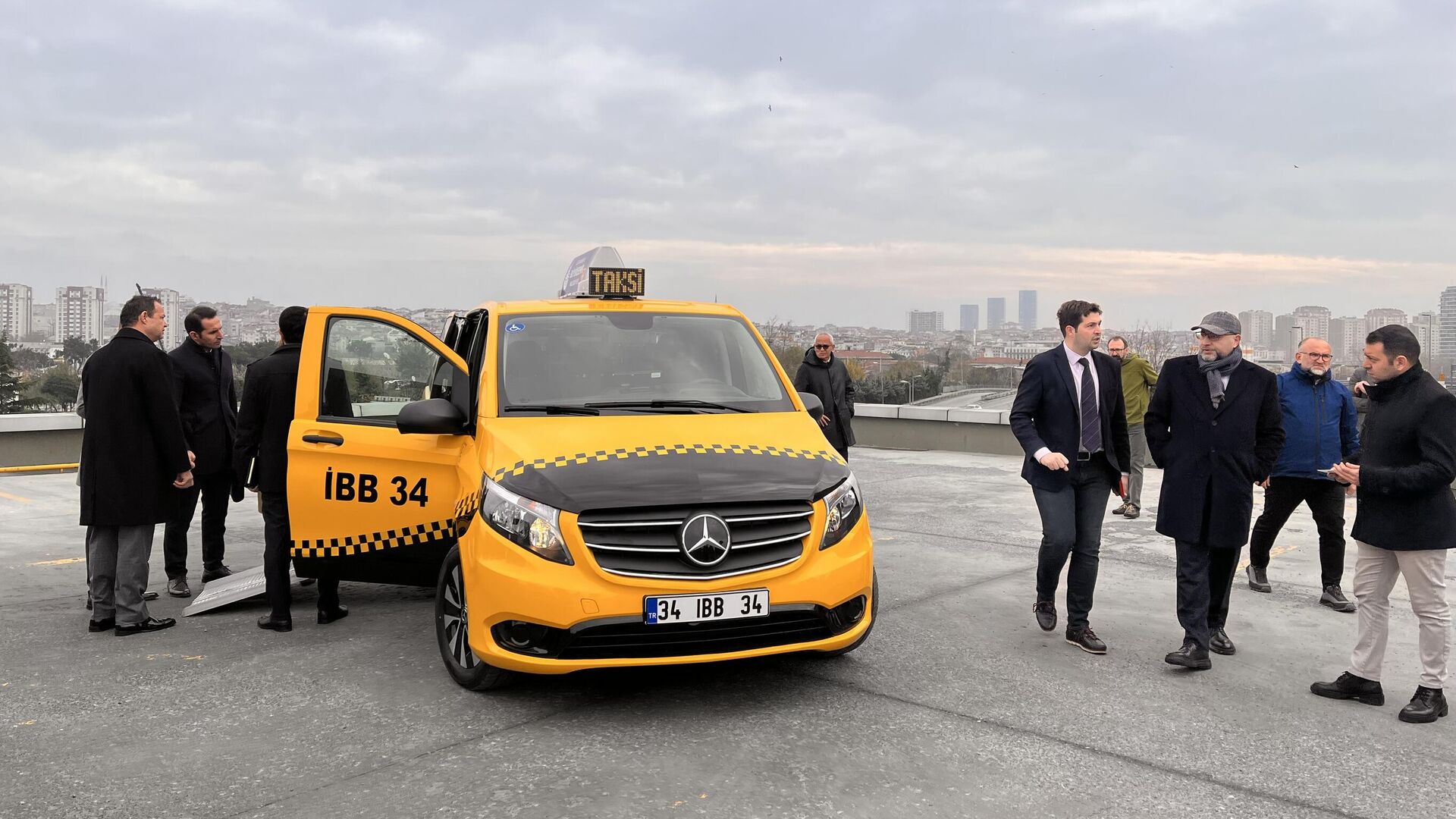 İBB ihalesini gerçekleştirdiği 250 taksi plakasından 56'sını sattı