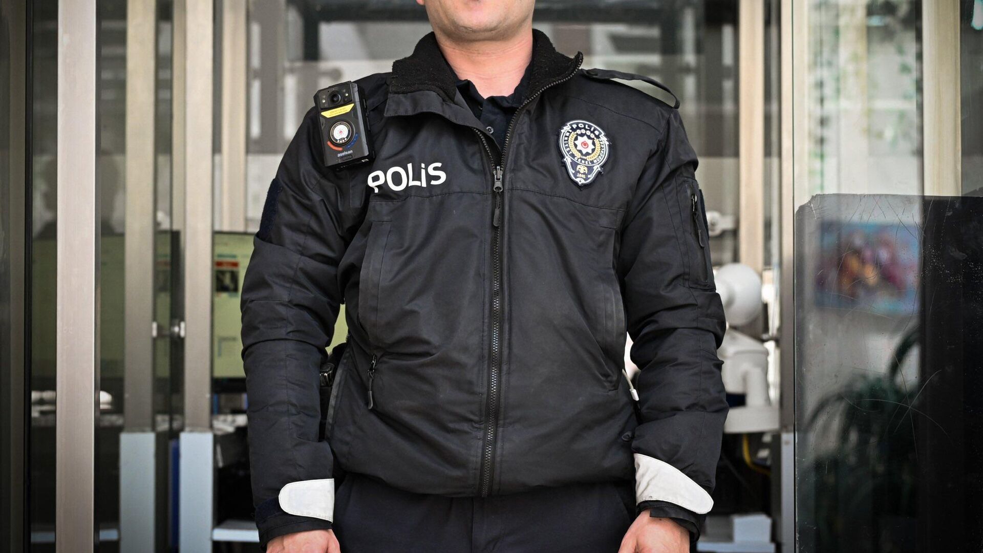 Türkiye'de ilk kez: Sınır kapılarında yaka kamerası uygulaması başlatıldı