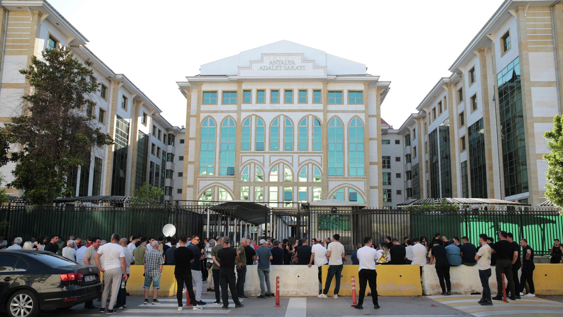 Antalya Büyükşehir Belediyesi operasyonu: 25 şüpheli yakalandı