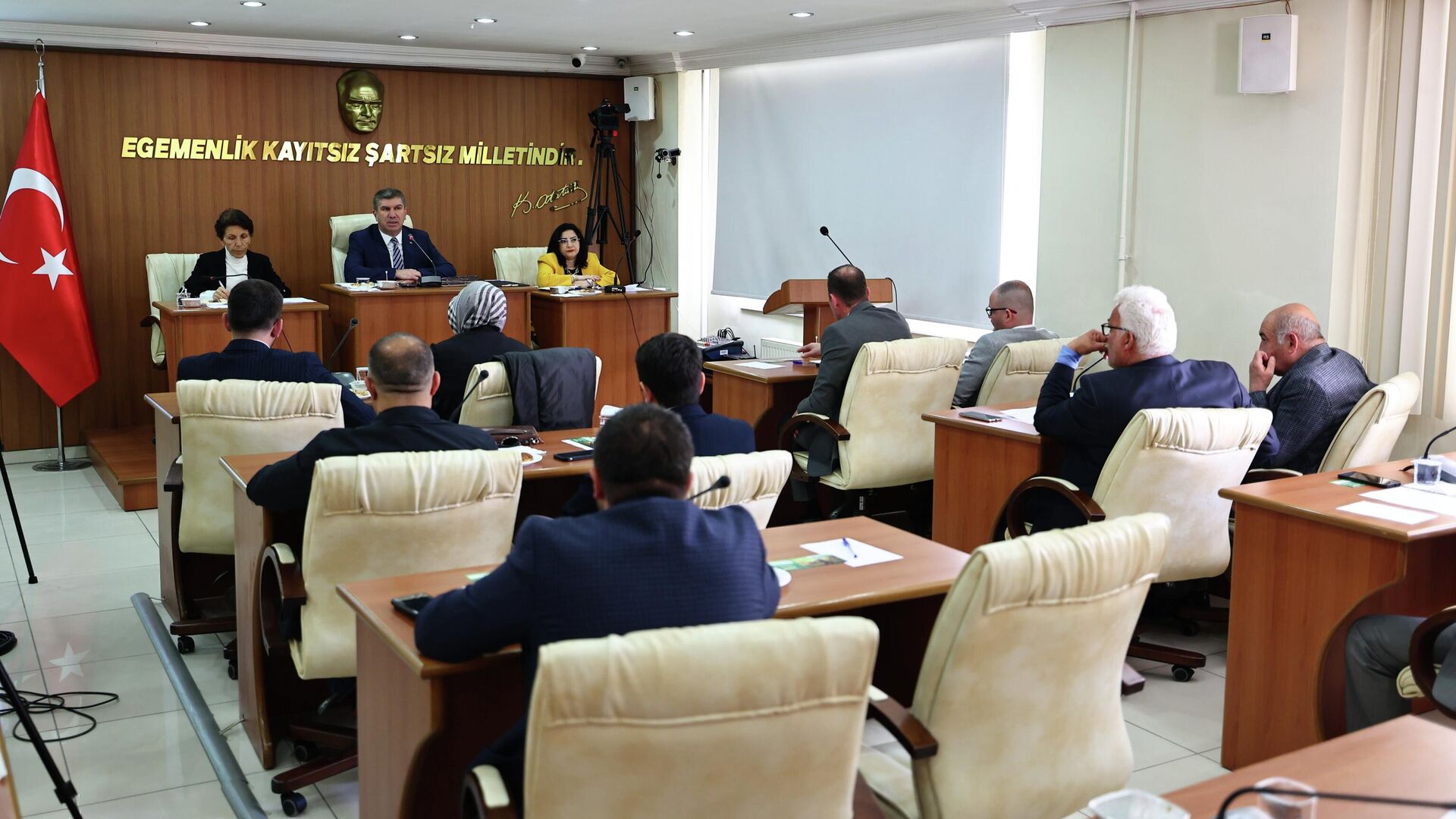 Burdur Belediyesi iddianamesi kabul edildi: 51 sanık hakkında hapis cezası istendi