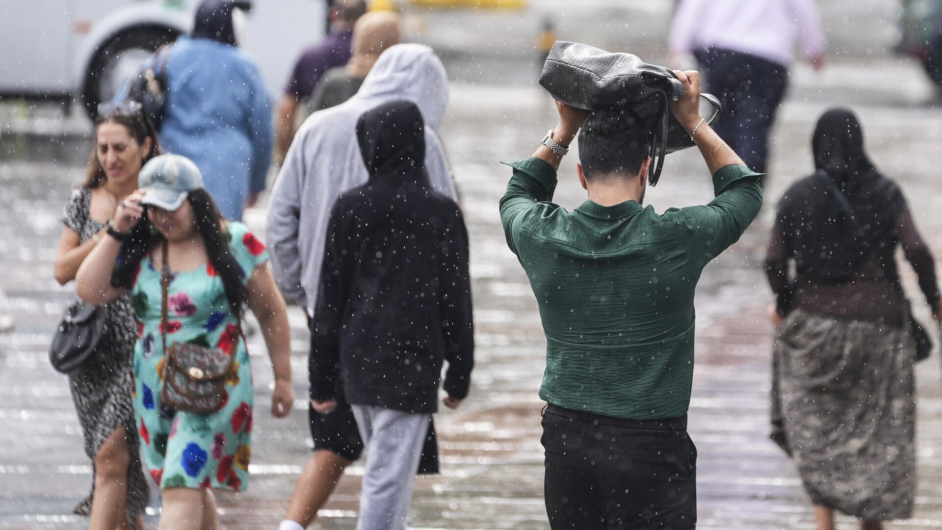 AKOM ve Meteoroloji’den peş peşe uyarı: İstanbul’da sağanak için saat verildi