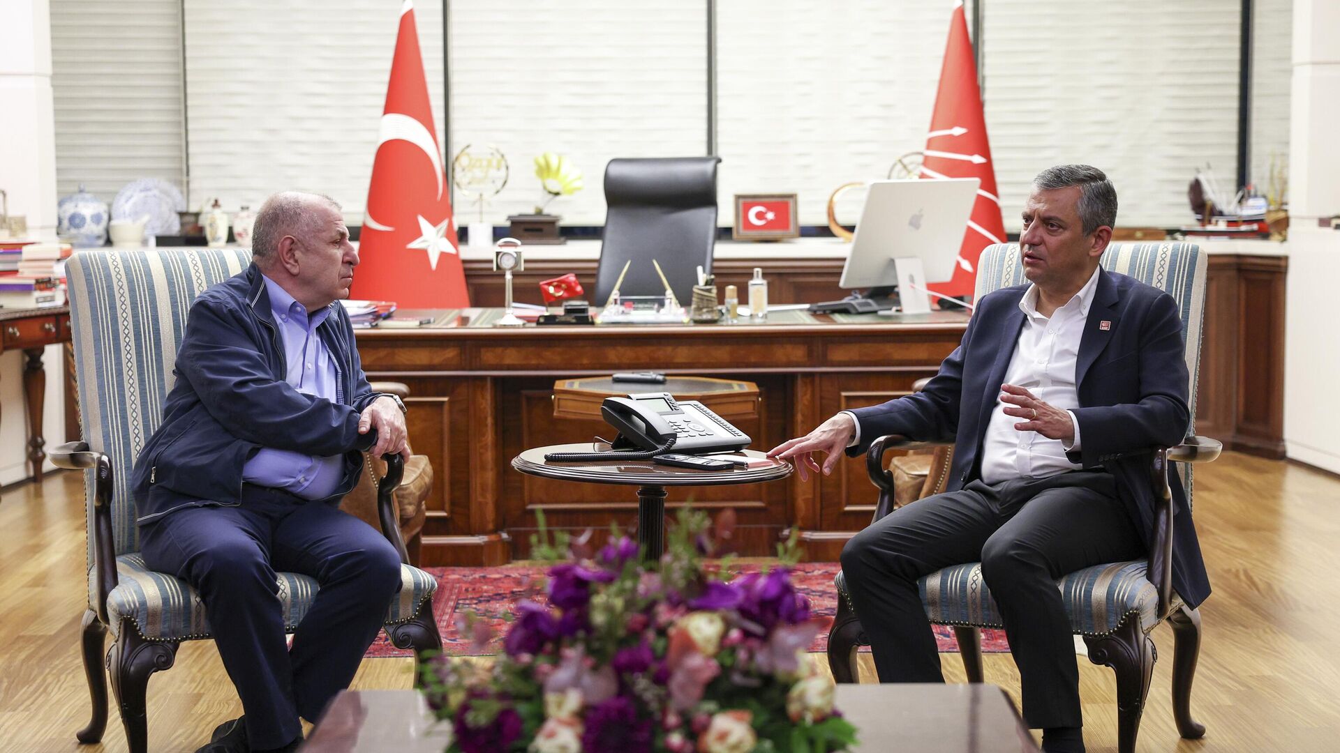 Özdağ'dan Özel'e ziyaret: 'Biz de bu mücadelenin içerisindeyiz'