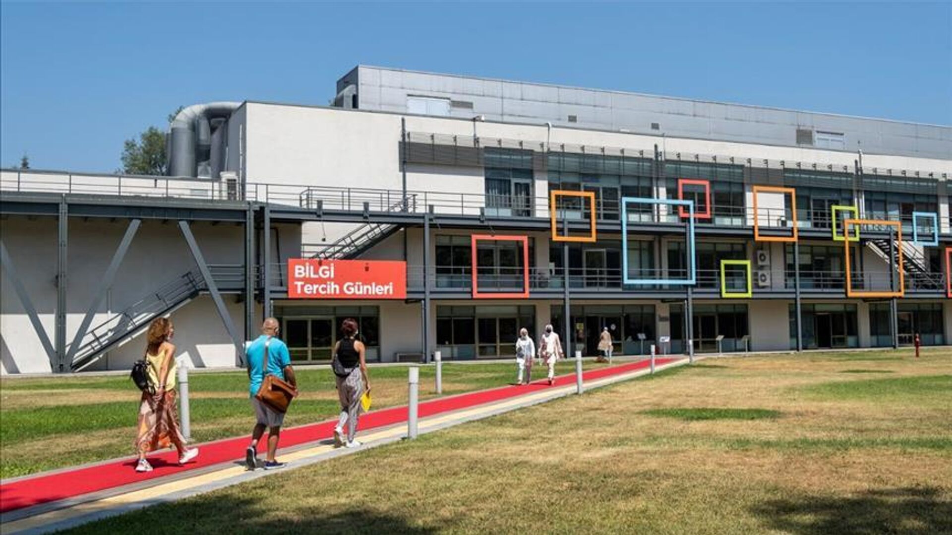 Bilgi Üniversitesi kapatıldı: Öğrenciler ne yapacak? Nakil nasıl olacak? Yönetmelik ne diyor?