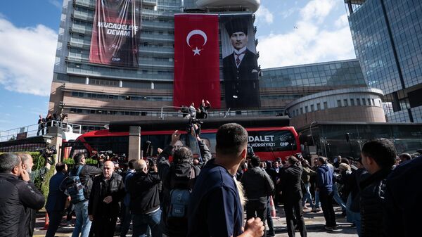 CHP binasında hareketlilik: Kılıçdaroğlu'nun avukatından emniyete başvuru, binaya polis kordonu çekildi