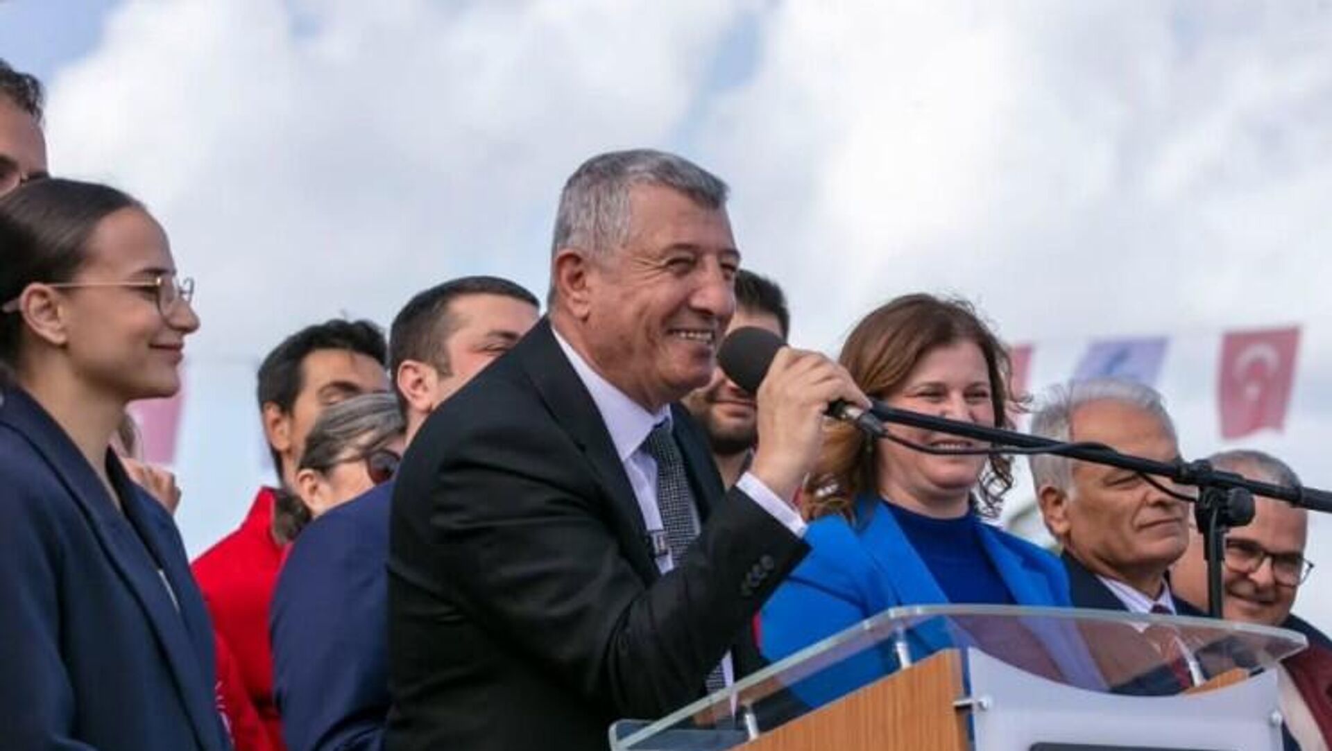 Güzelbahçe Belediye Başkanı Mustafa Günay tutuklandı