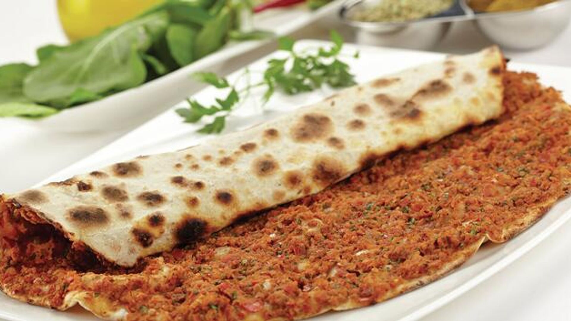 Fethiye'de bir lahmacunu bin 450 liraya satan işletmeye ceza kesildi