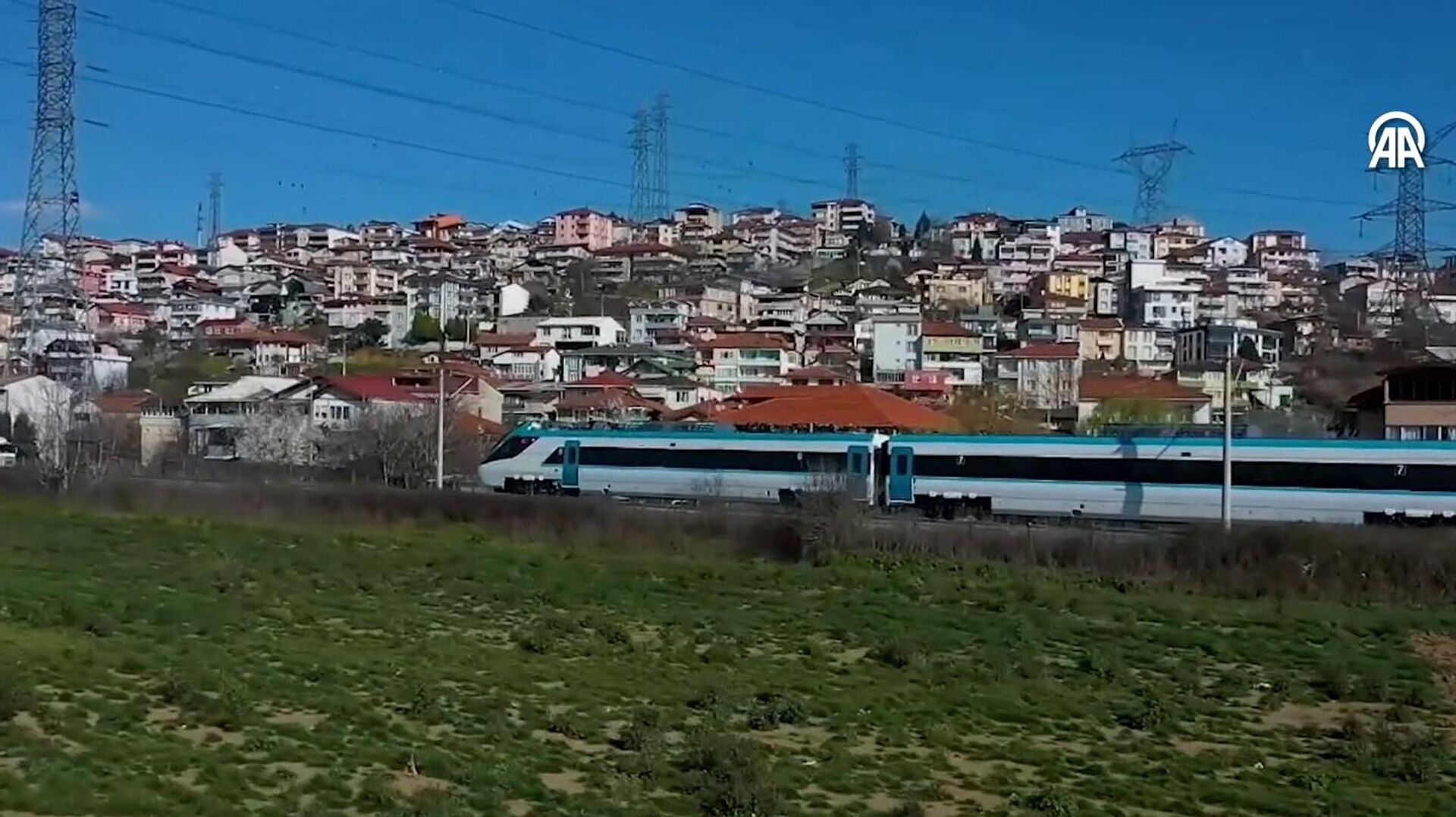 Elektrikli hızlı tren 240 kilometre hıza ulaştı: Yeni rekor kırıldı