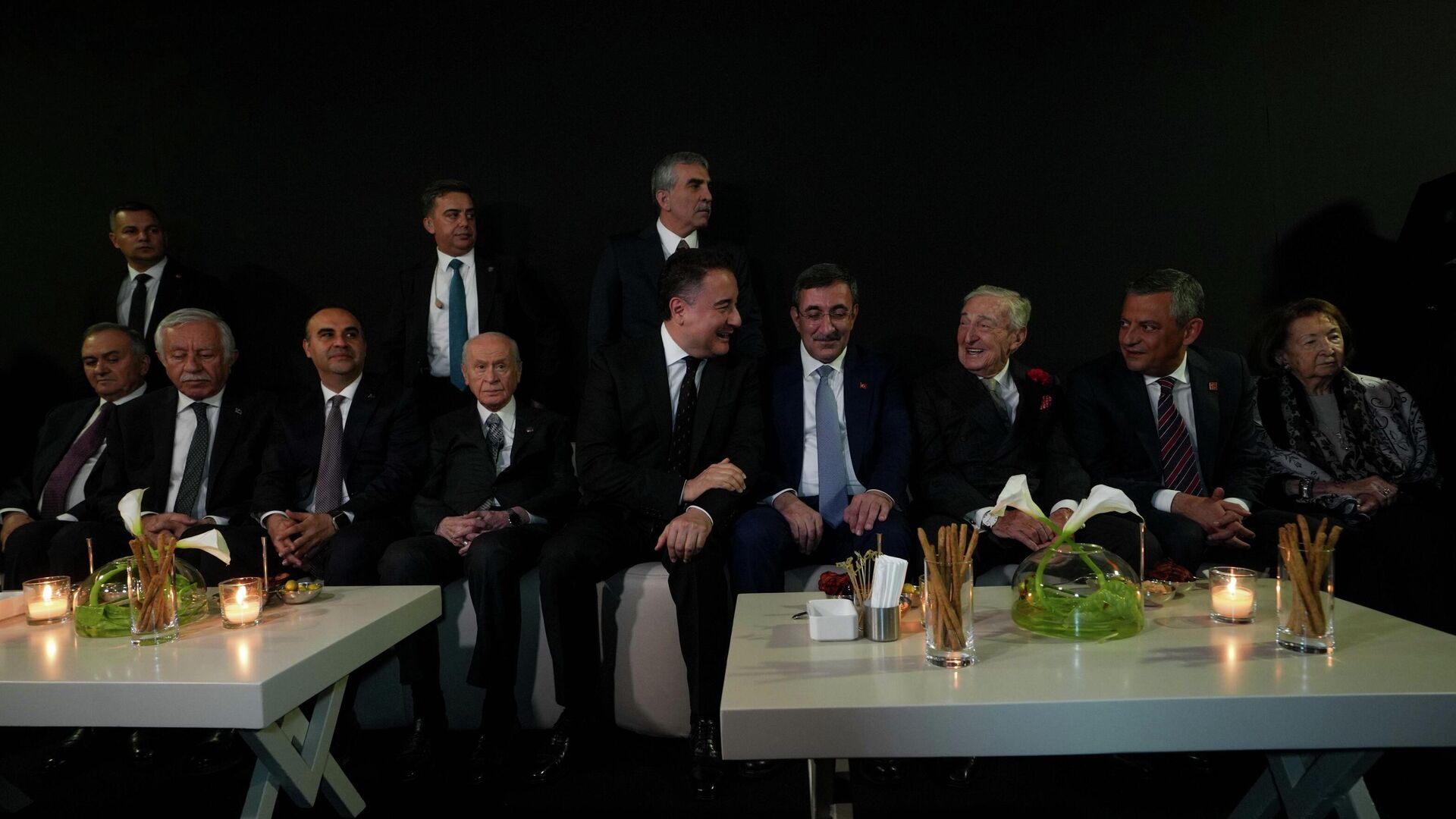 Koç Holding'in resepsiyonu: Bahçeli ve Özel mutlak butlan sonrası ilk kez bir araya geldi