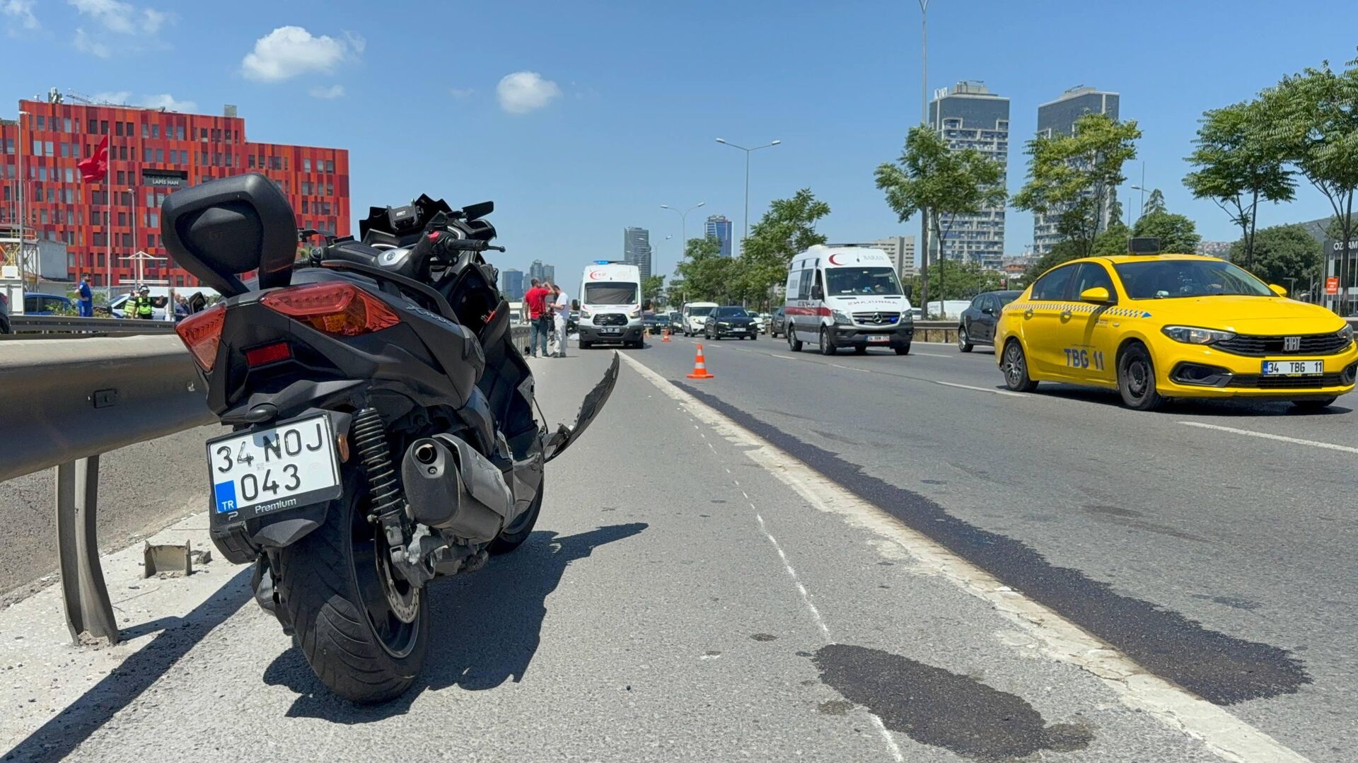 Kartal'da feci kaza: Motosikletler çarpıştı, iki kişi hayatını kaybetti