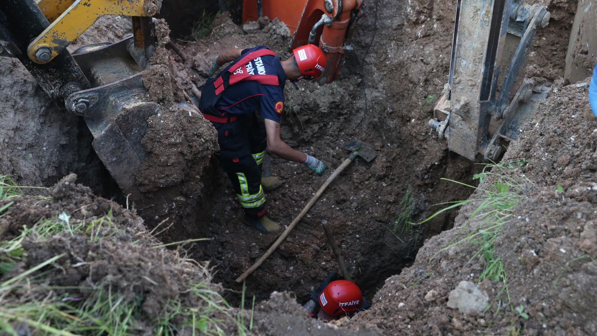 Kastamonu'da bir işçi toprak altında kaldı: Kurtarma çalışmaları sürüyor