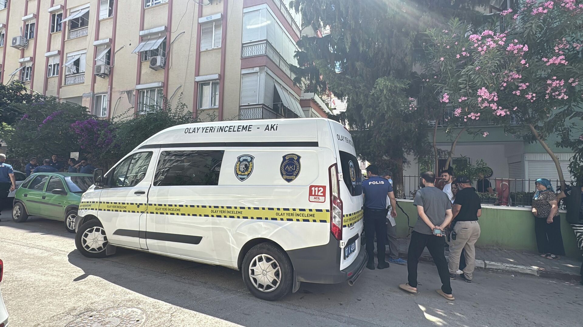 Antalya'da aile faciası: Öğretmen, eşini ve kayınpederini öldürdü