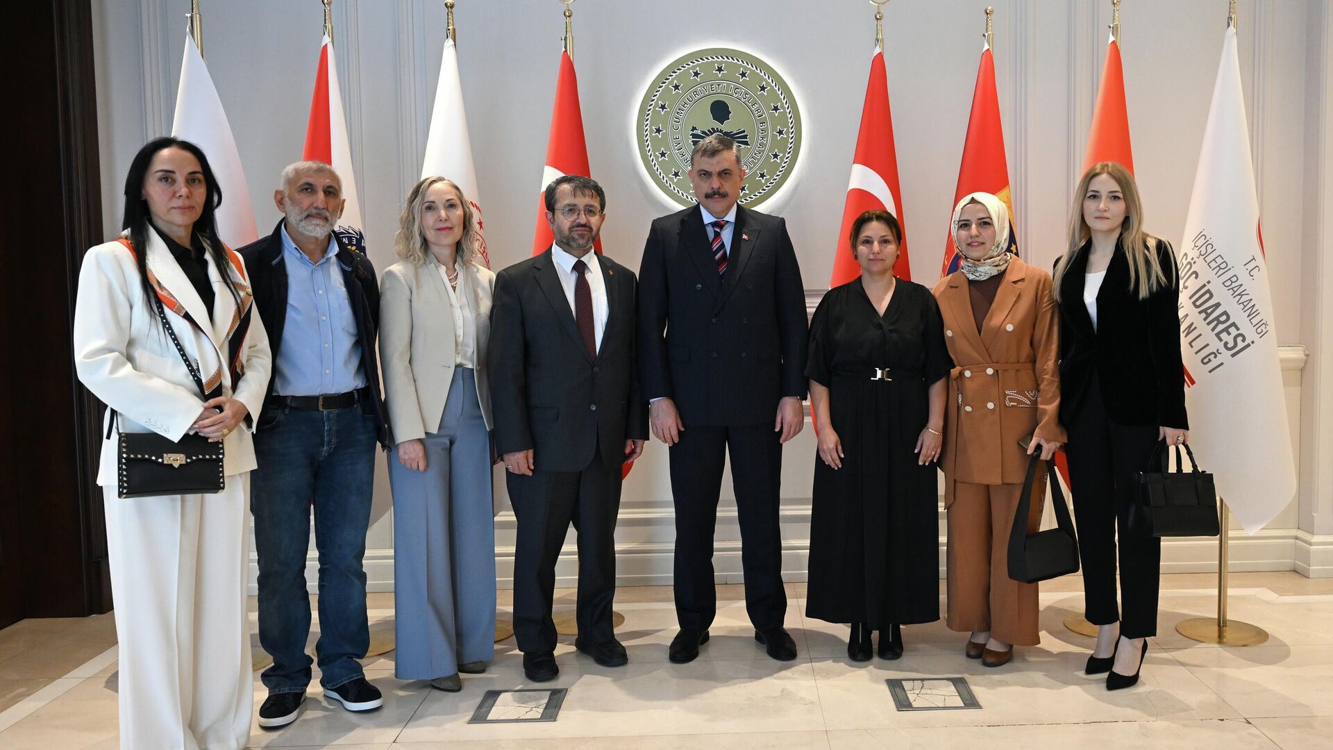 Bakan Çiftçi: Yılbaşına kadar sokak köpeklerinin tamamını barınaklara toplatacağım