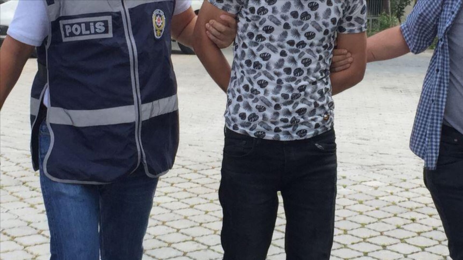 'Şapkalılar' örgütüne operasyon: 32 kişi için gözaltı kararı alındı, aralarında 3 avukat da var