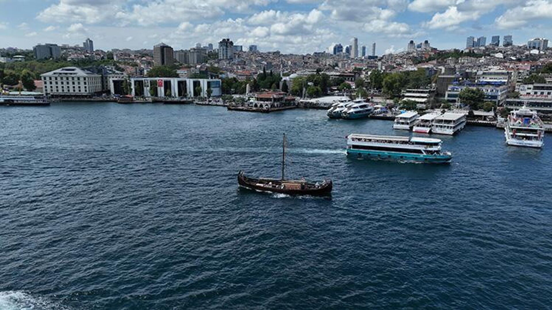 Türk Boğazları'ndan geçiş ücreti 1 Temmuz'da 6.70 dolar olacak