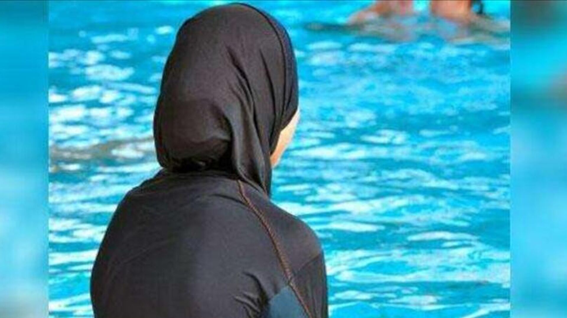 Tesettürlü kadın havuza alınmadı: Site yönetimine ayrımcılık suçlaması