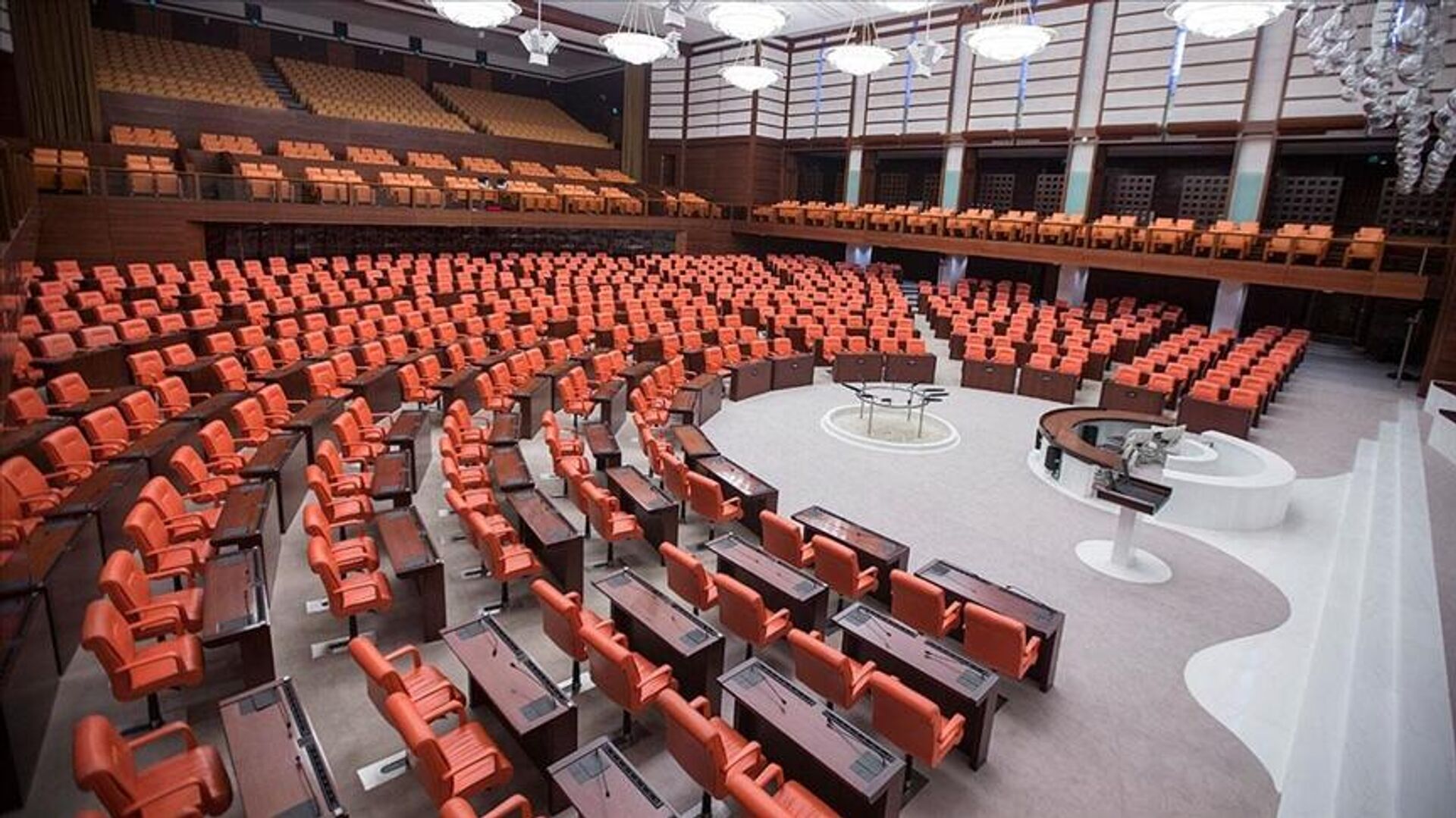Meclis'e sunulan dilekçeler şaşırttı: 'Kadınlar da askere alınsın'