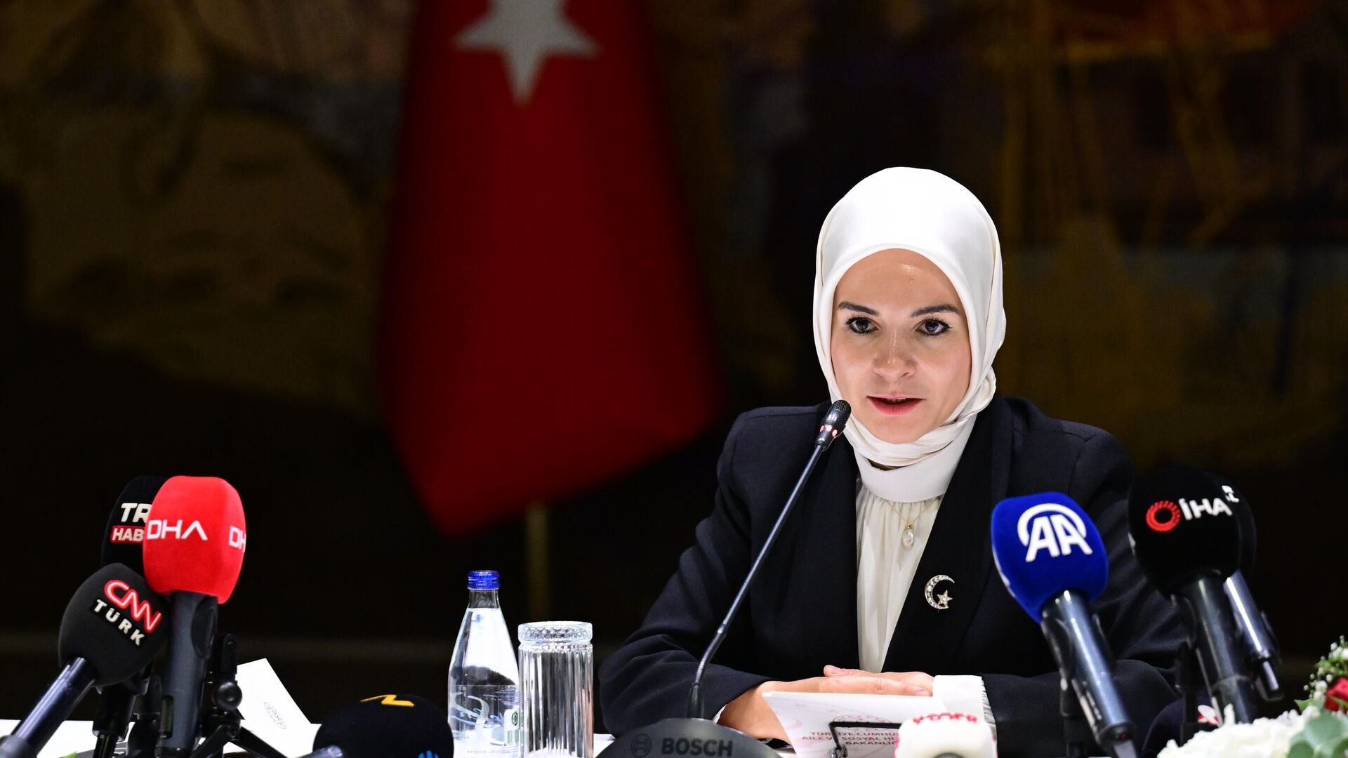 Başörtülü kadınlara yönelik paylaşıma Bakan Göktaş'tan tepki: 'Sonuna kadar takipçisi olacağız'