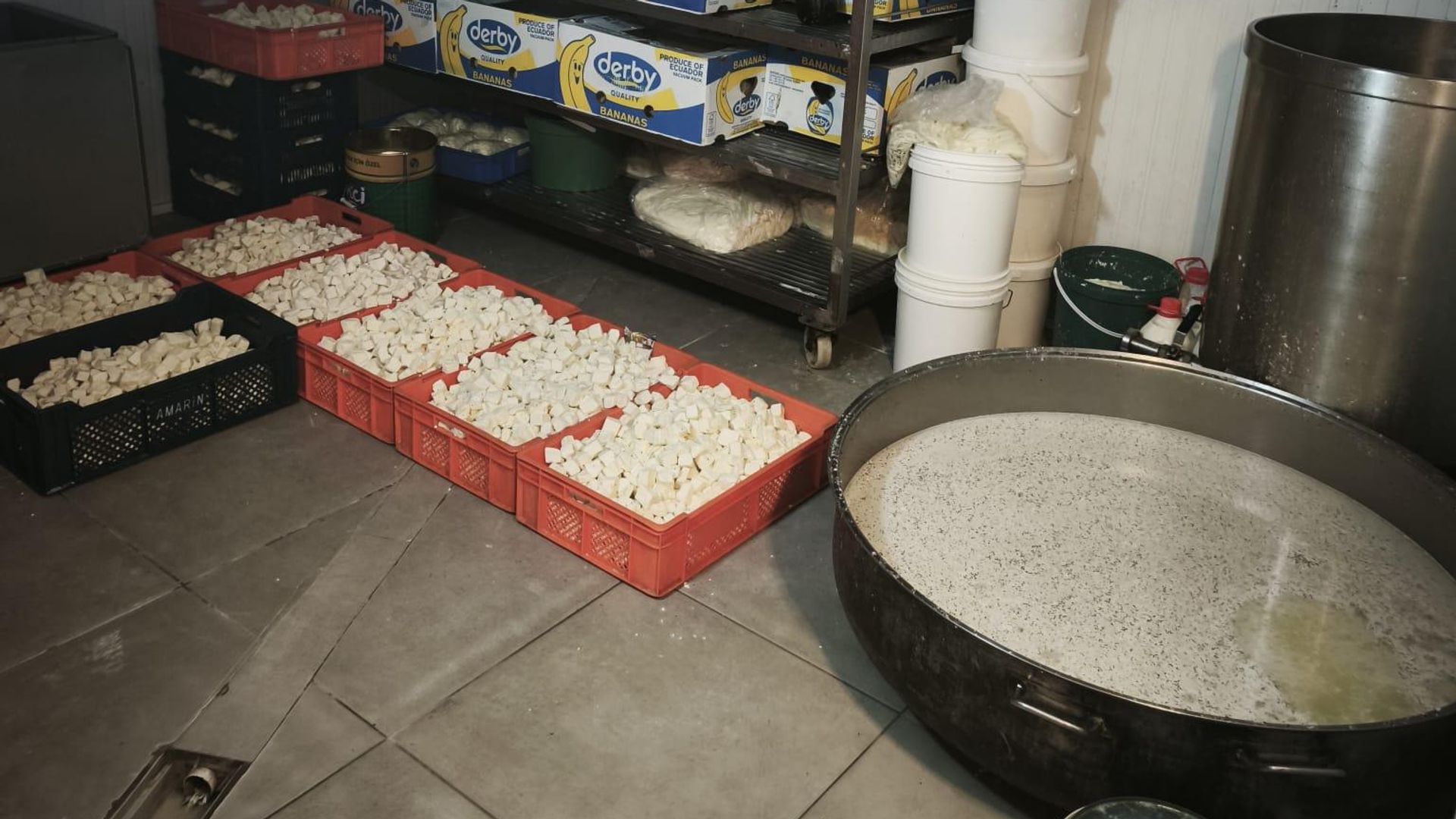 Ankara'da 9 ton bozuk süt ele geçirildi: 1 gözaltı