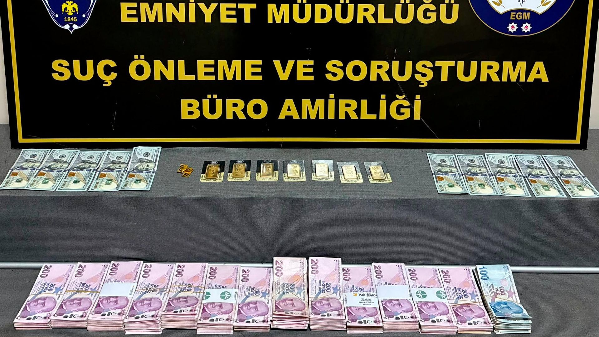 Ayarı düşürülmüş altınla kuyumcuları dolandırmaya çalışan 2 şüpheli yakalandı