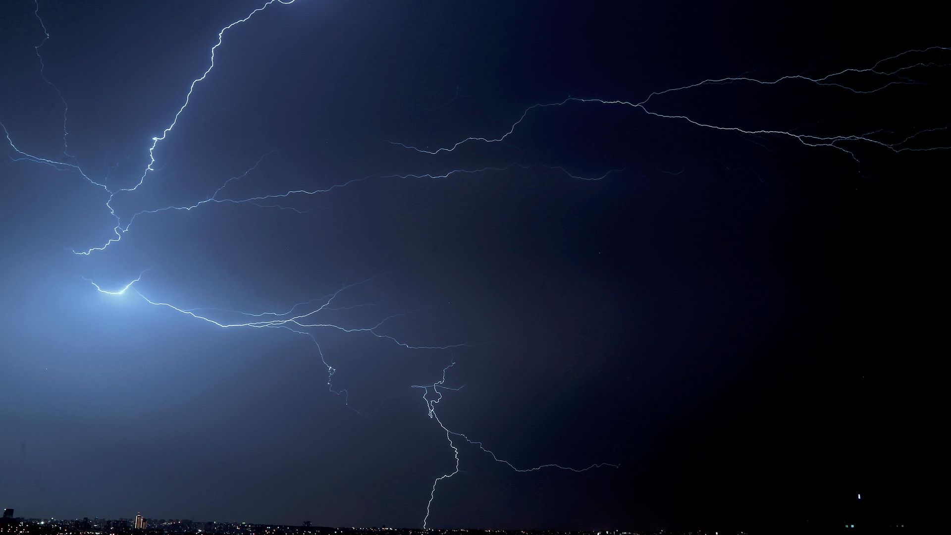İstanbul'da hava değişiyor, AKOM uyardı: Yarına dikkat