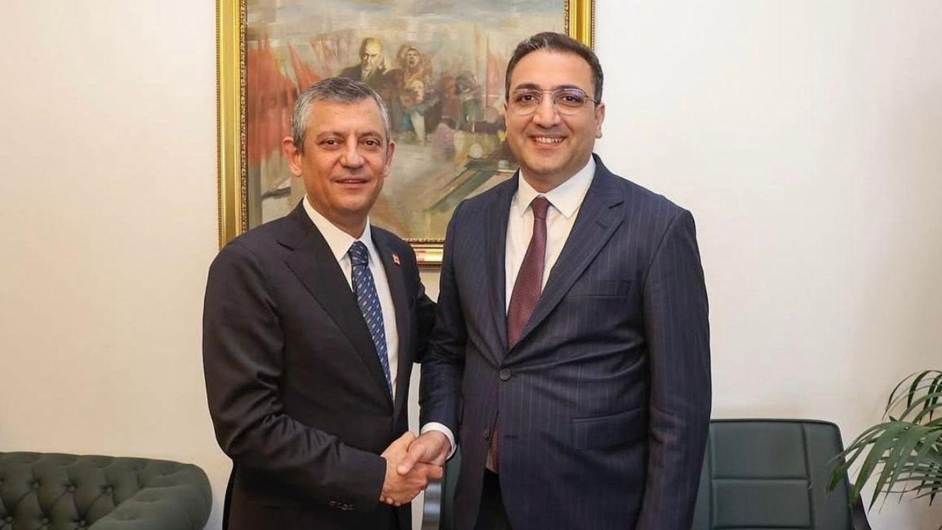 Balçova Belediye Başkanı Onur Yiğit, görevden uzaklaştırıldı