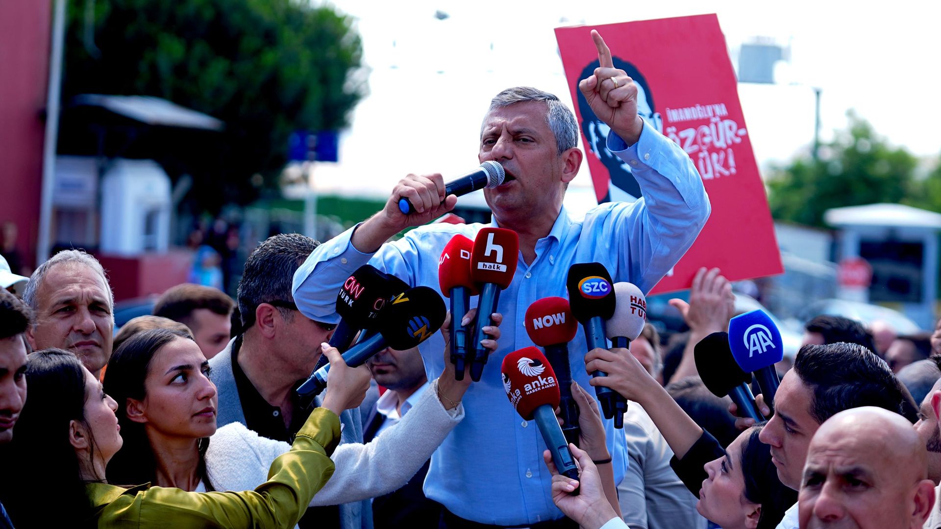 Özgür Özel: Eninde sonunda bizden biri cumhurbaşkanı olacak