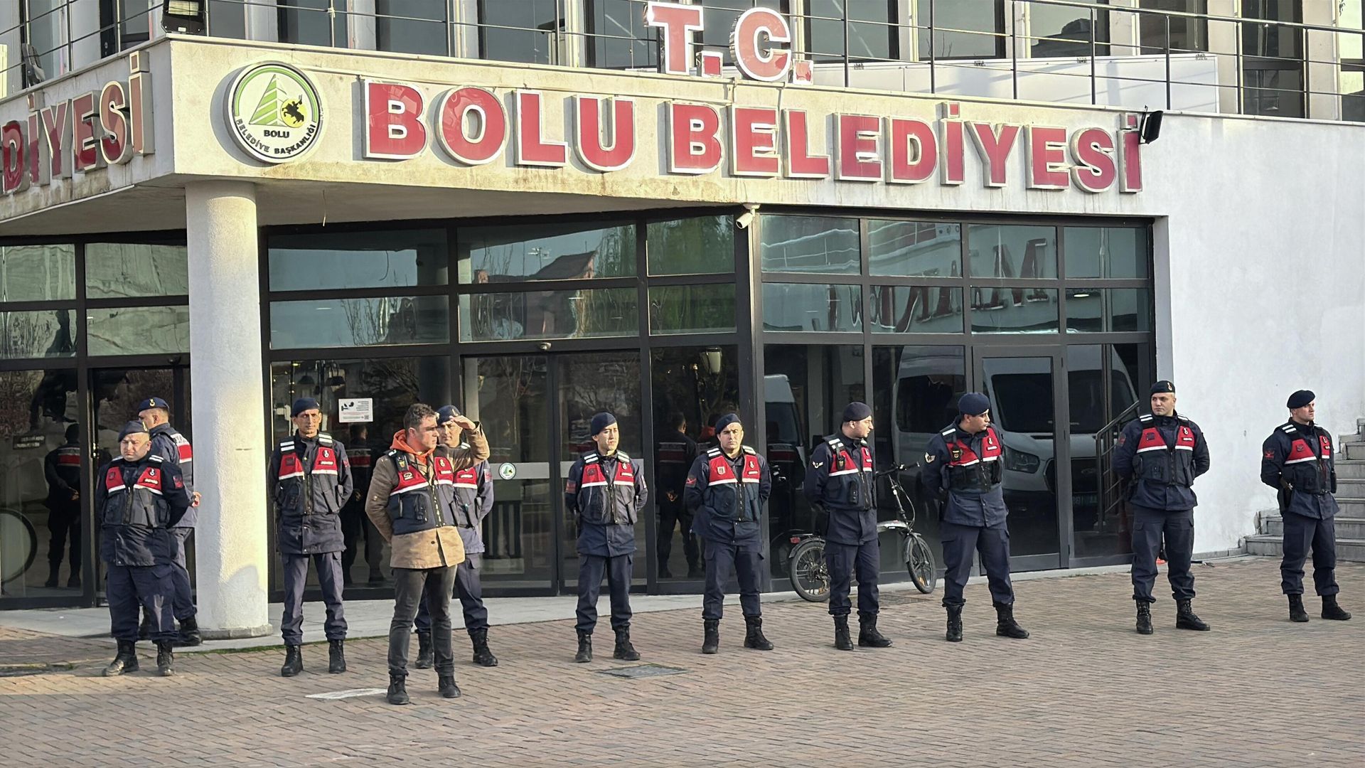 Bolu Belediyesi'ne yönelik irtikap soruşturması davası sanıklarının yargılanmasına başlandı: Tanju Özcan savunma yaptı