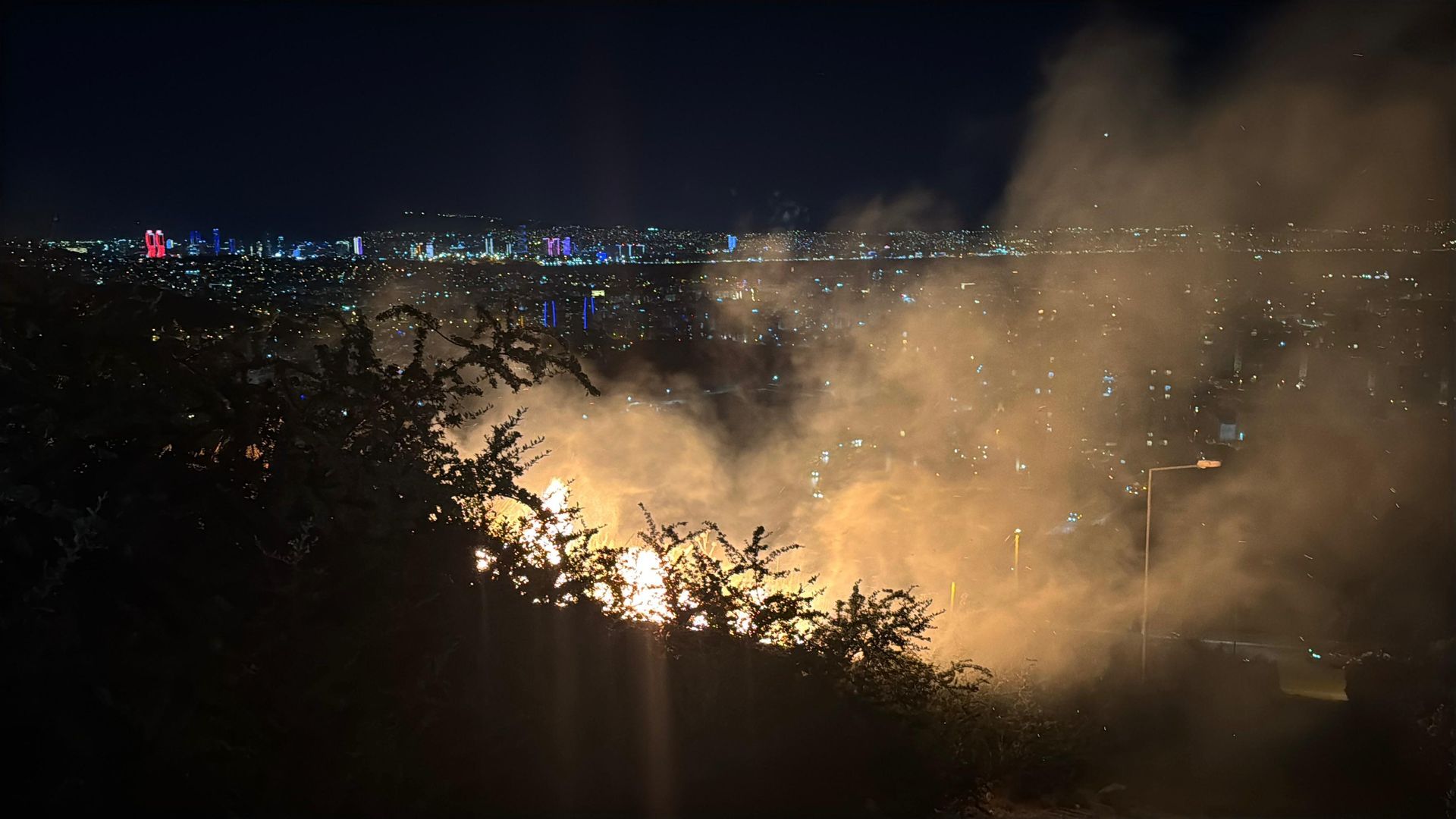 İzmir Çiğli'de yangın çıktı: Ekipler müdahale etti