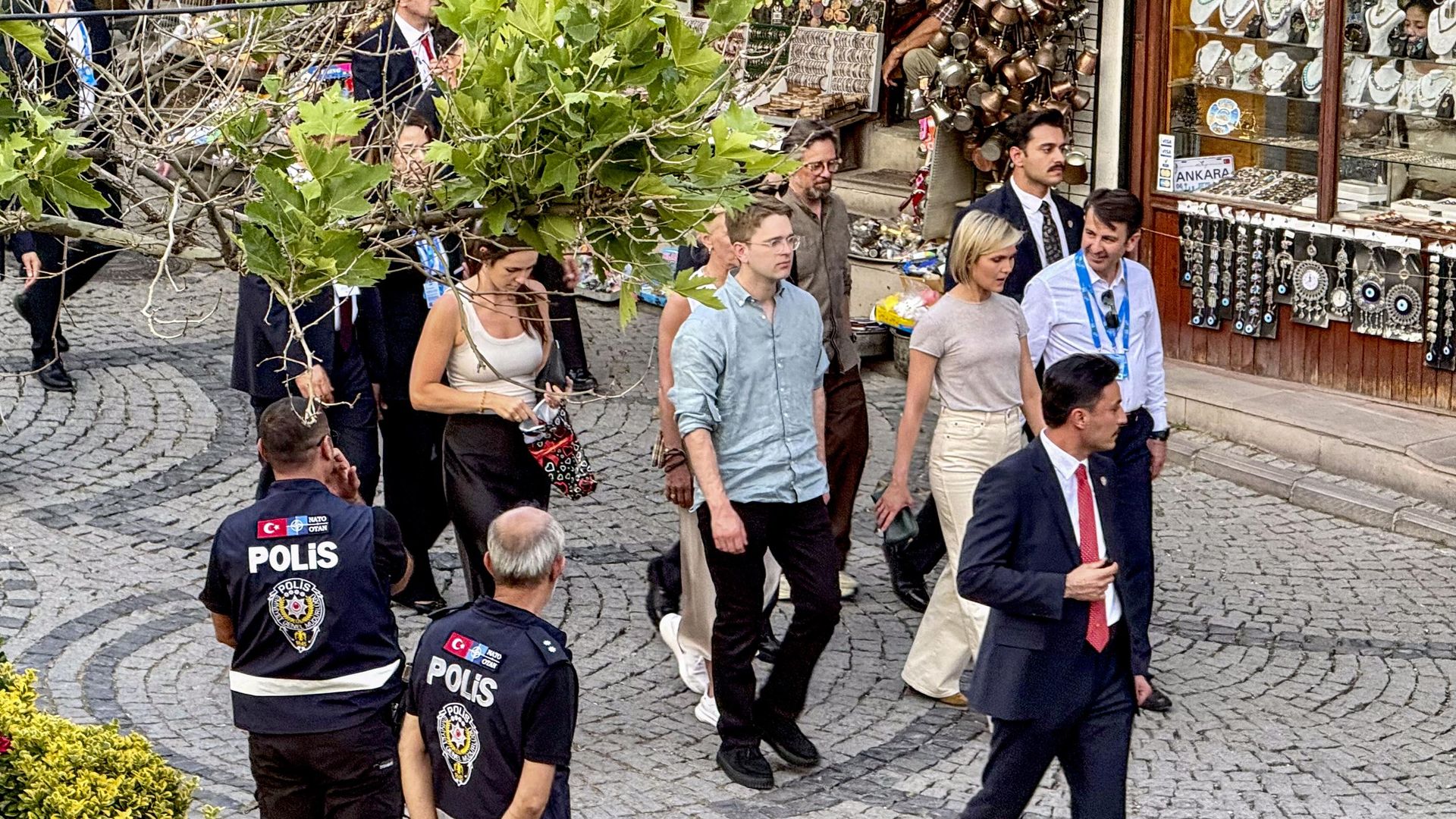 İzlanda Başbakanı Frostadottir, Ankara Kalesi'ni ziyaret etti