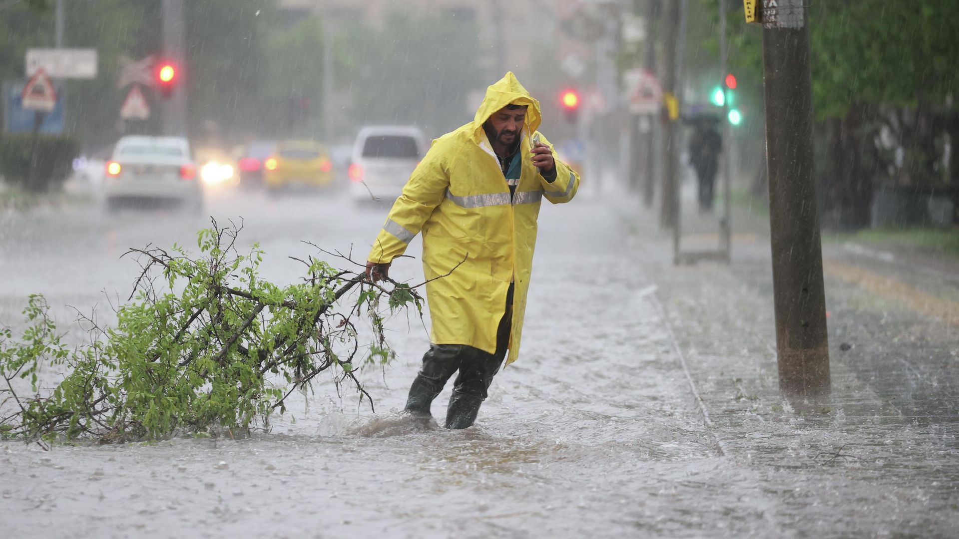 İstanbul dahil 5 kent için sarı kodlu sağanak uyarısı: Sıcaklık 6 derece düşüyor