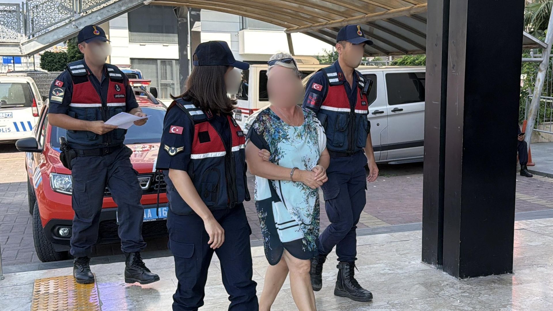Alanya'da haşemayla havuza girmeyi engelledi: Site yöneticisi tutuklandı