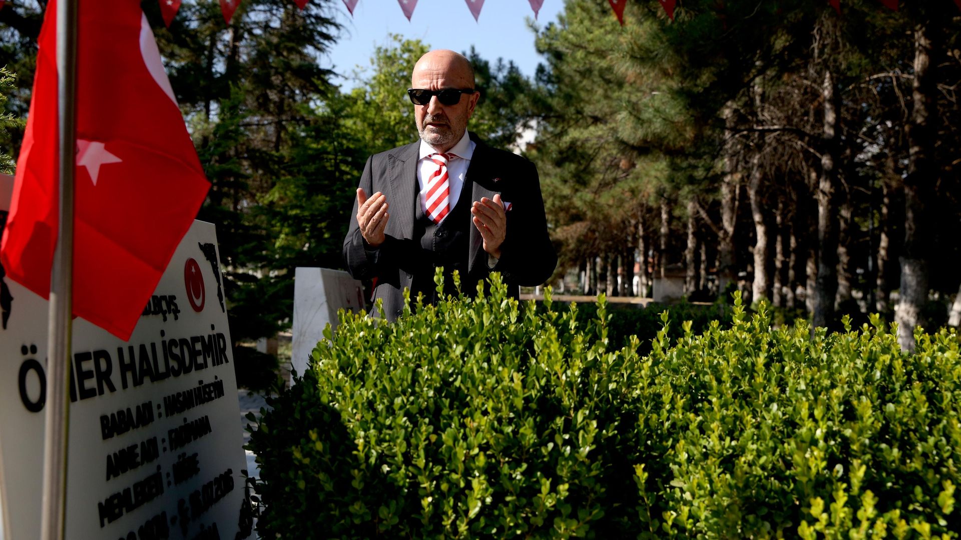 Emekli Korgeneral Zekai Aksakallı: Ordumuz bugün bütün bu ihanet şebekelerinden arınarak en iyi seviyesini yaşamaktadır