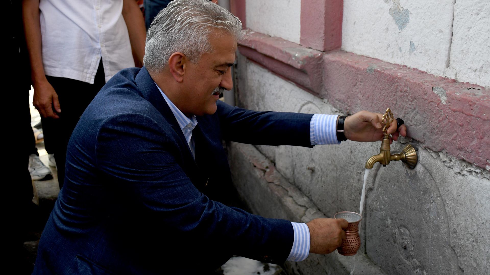 Atatürk'ün Düzce'ye gelişinin 92. yılı anıldı: 200 yıllık çeşmeden ayran aktı