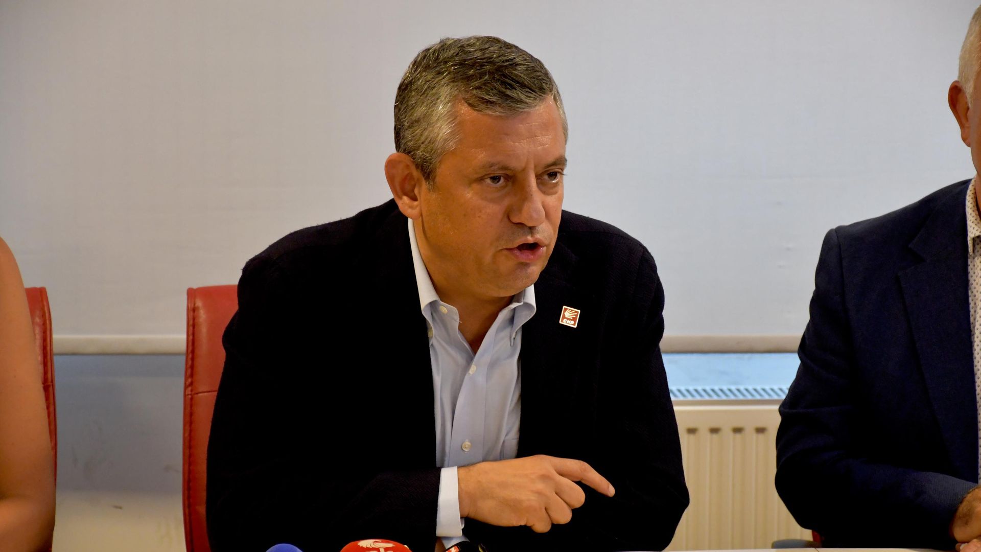 Abdulkadir Selvi: Özgür Özel uyanıklık yapıp tazminat cezalarını bile CHP’ye yüklemiş